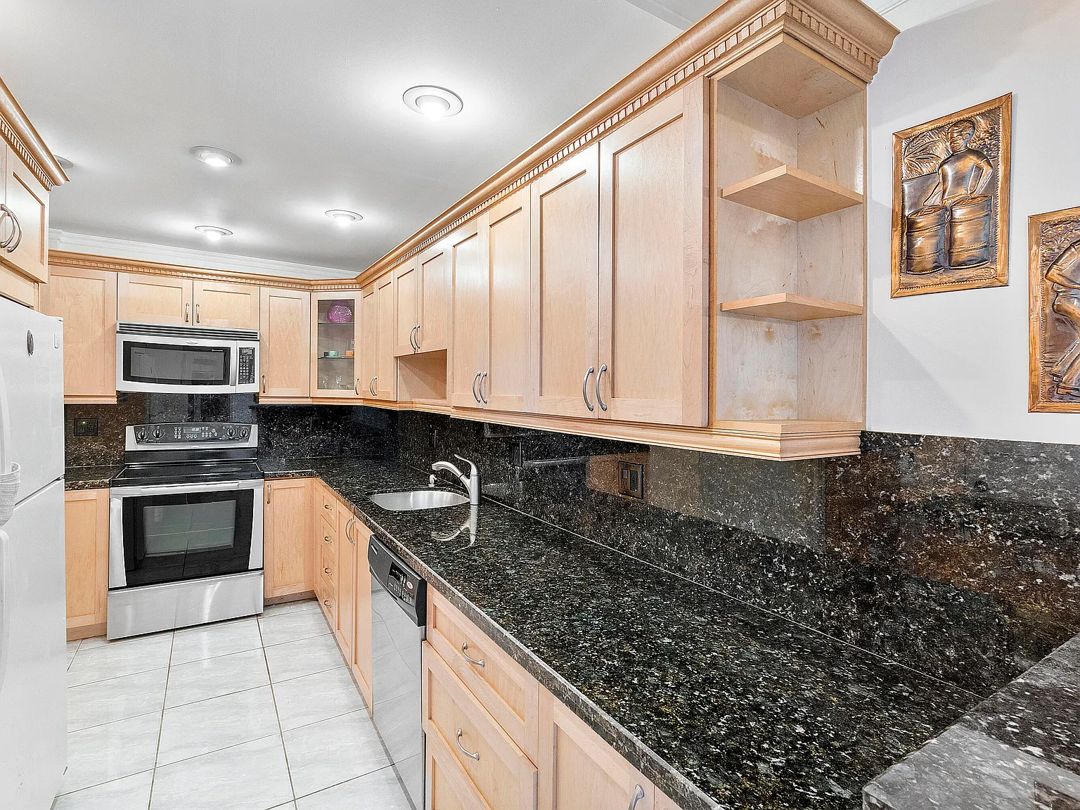 2 bed, 2.0 bath, 1497 sqft, $3,100 — Photo 4