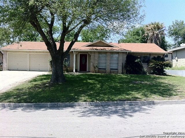 1st image of 217 WHISPERING OAKS ST