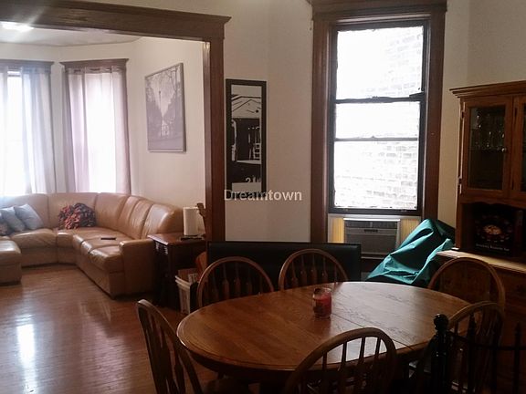 5th image of 4058 N Kenmore Ave