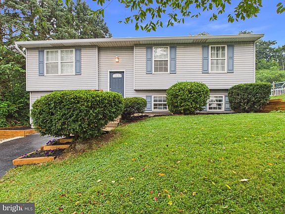 2nd image of 200 Canary Cir