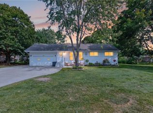 8247 Fairlane Dr, Macedonia, OH 44056