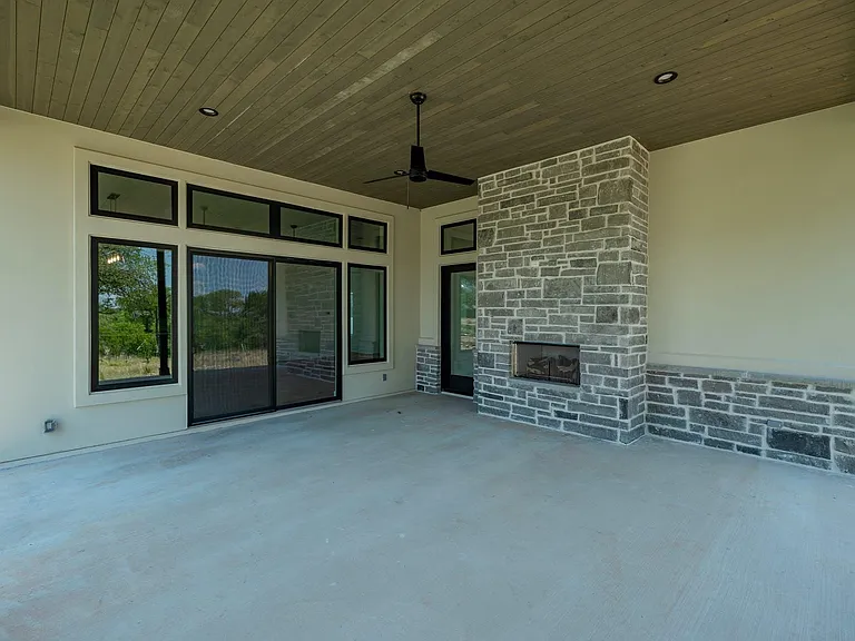 125 Stockman Dr — Photo 32