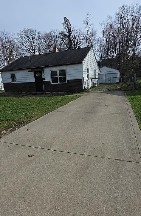 1st image of 447 Spayer Ln