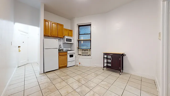 Rented by Bond New York | media 5