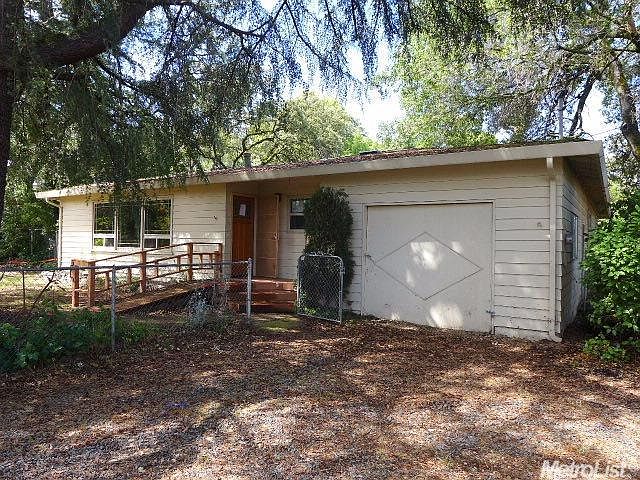 1st image of 1665 Lilac Ln