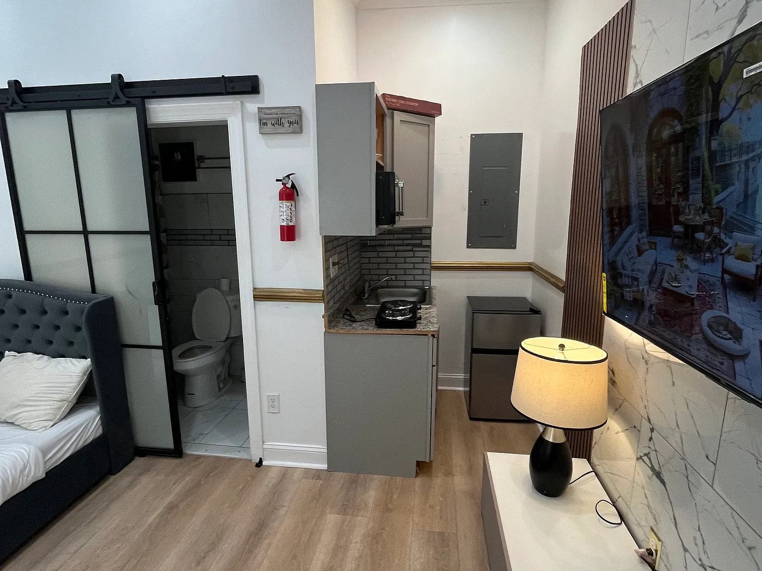 Studio, $1,250 — Photo 3