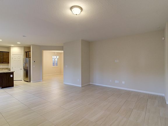 3rd image of 180 E Neal Ave