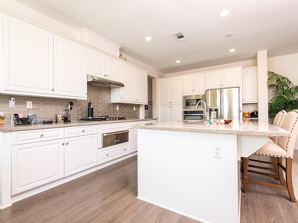 1st image of 7949 Auberge Cir