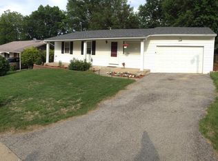 916 Gustane Dr, Saint Charles, MO 63301