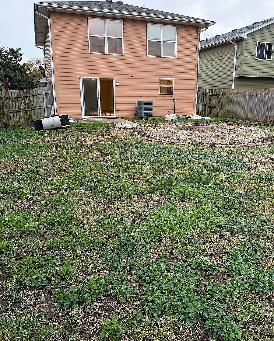 3 bed, 1.5 bath, 1861 sqft, $2,300 — Photo 3