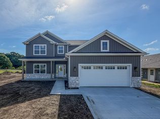 506 N Beacon Hill Cir, Urbana, IL 61802