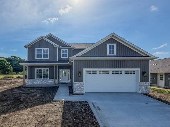 506 N Beacon Hill Cir, Urbana, IL 61802
