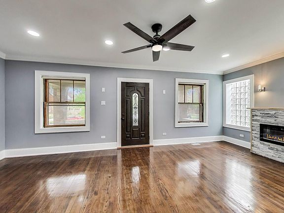 3rd image of 2608 W Coyle Ave