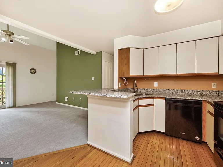 1014 Foxmeadow Dr #1014 — Photo 19