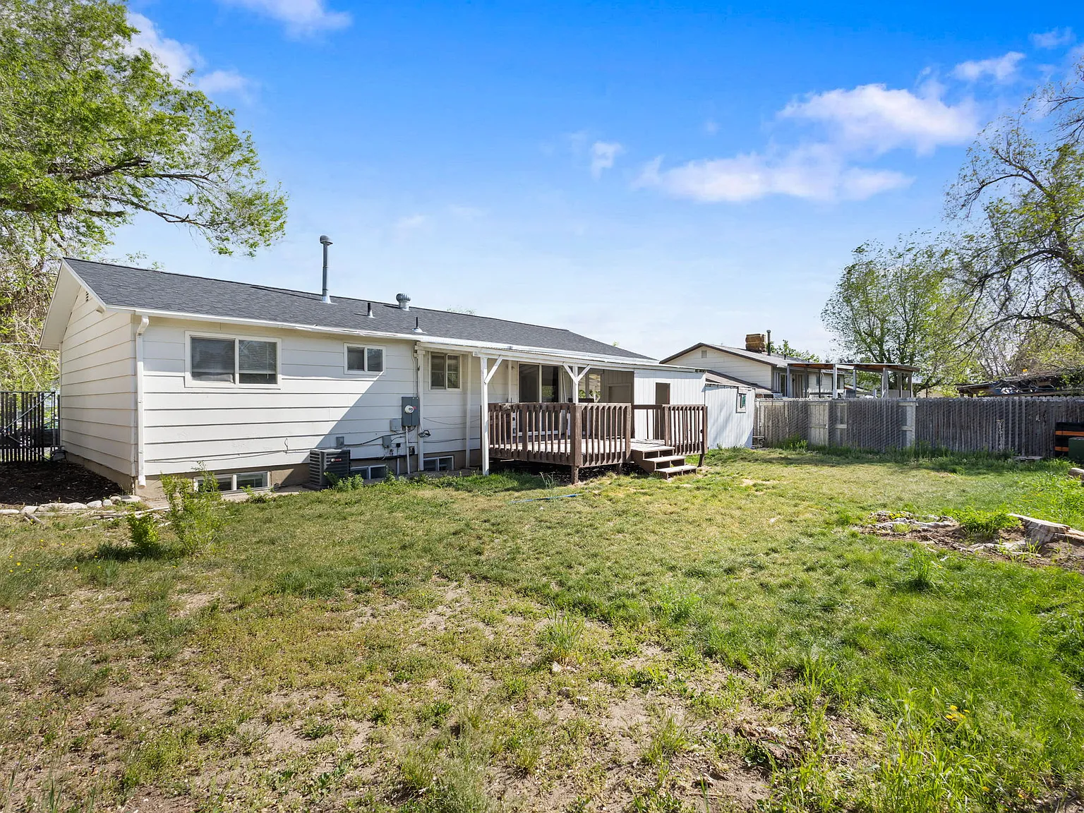 4 bed, 1872 sqft, $2,400 — Photo 3