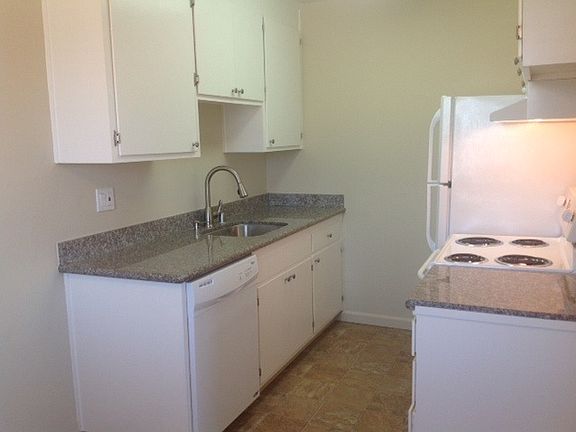 4th image of 20 E 16th St APT 211