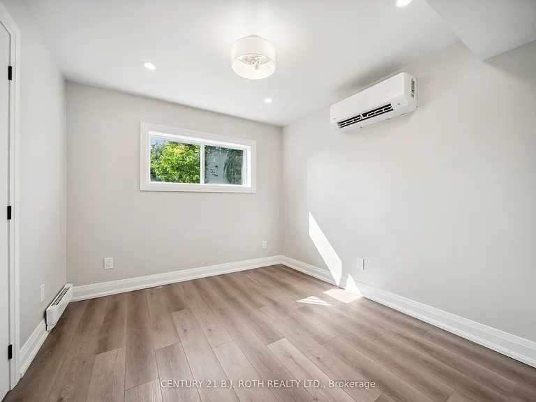 14 Christine Pl #LOWER — Photo 7