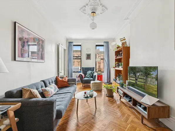 463 8th Street image 1 of 6