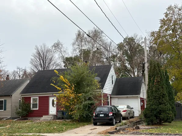 1313 10th Ave S, Moorhead, MN 56560