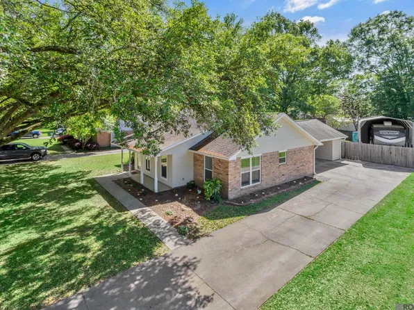 5205 Oak St, Saint Francisville, LA 70775
