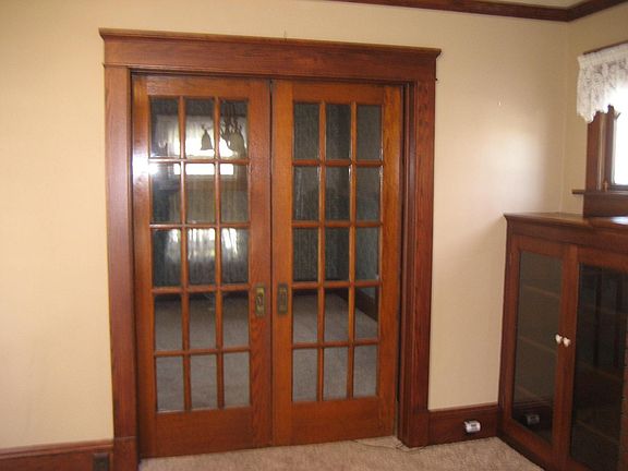 5th image of 214 3rd Dr NW