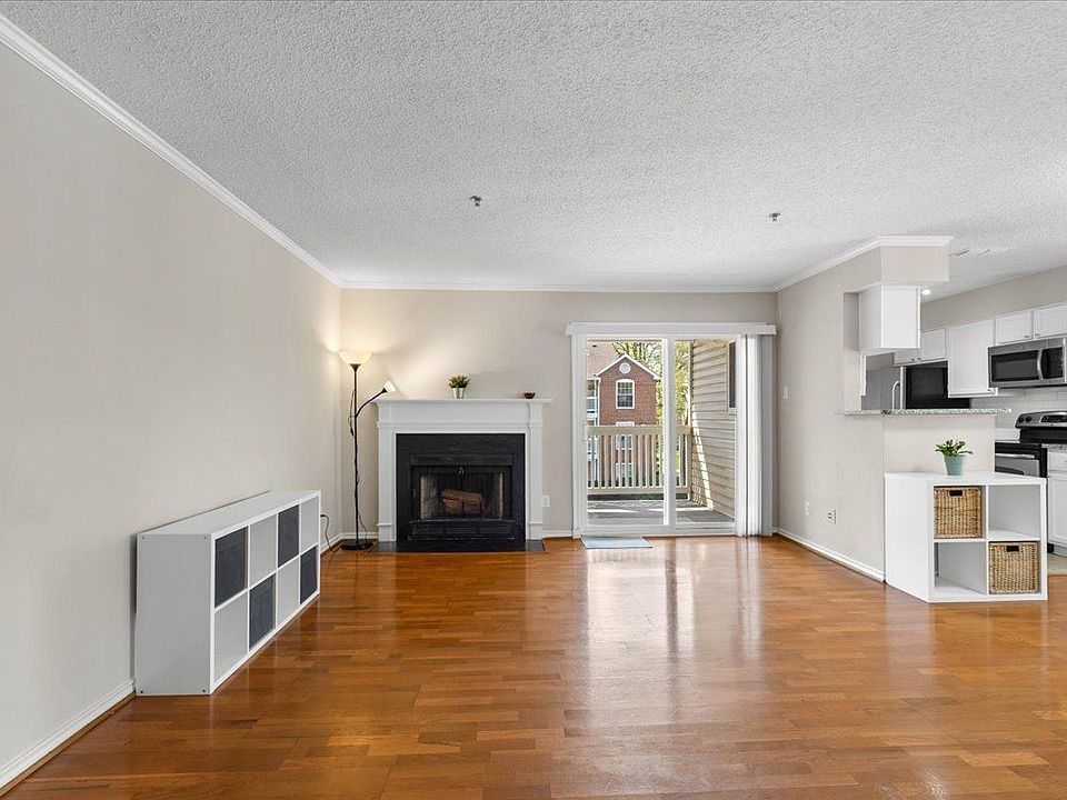 1st image of 1524 Lincoln Way APT 325