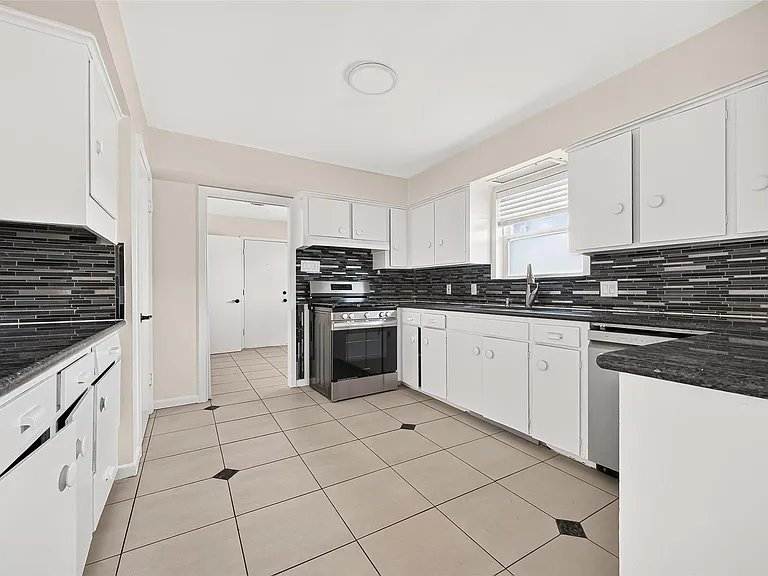 4002 Mischire Dr — Photo 20