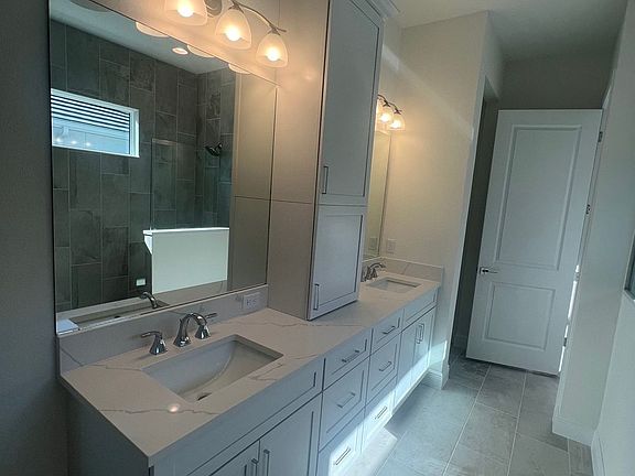 4th image of 408 Whistler Gln
