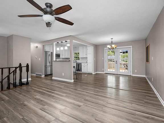 3rd image of 2641 N Elsie Ave