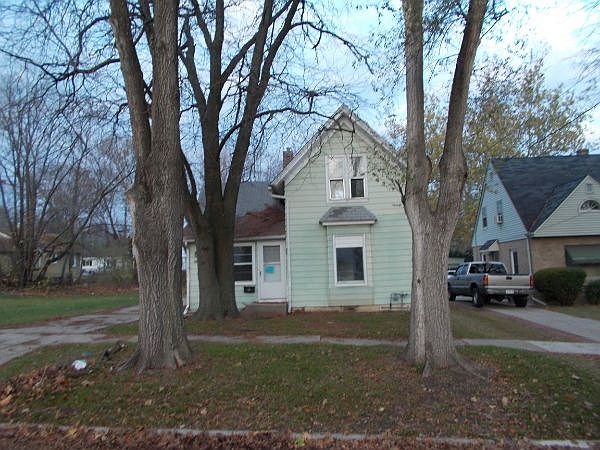1st image of 410 S Henrietta Ave