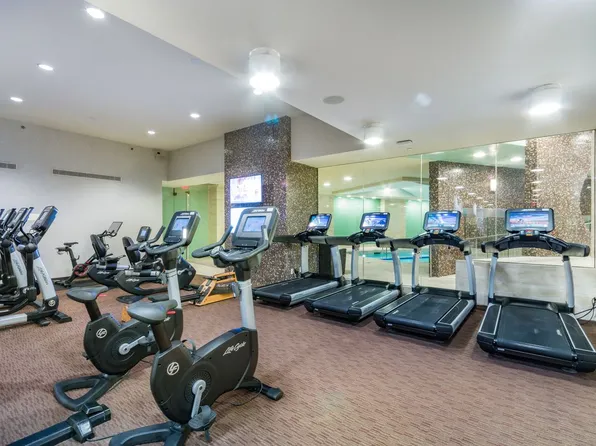 240 Riverside Boulevard image 13 of 16