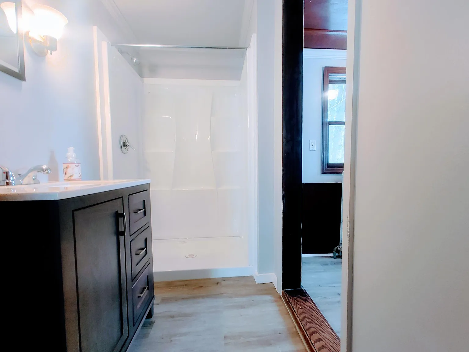 3 bed, 1008 sqft, $1,900 — Photo 4