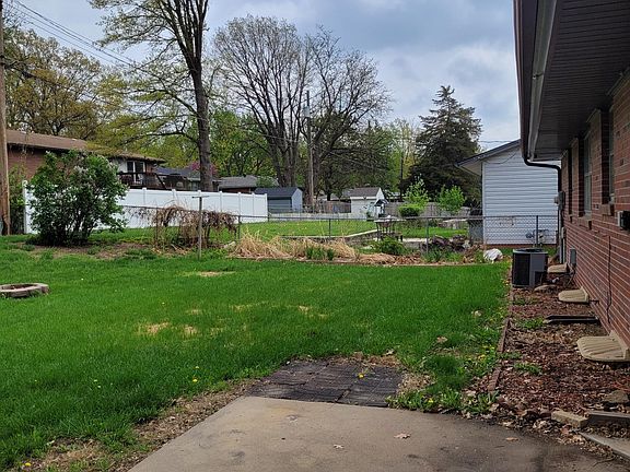 2nd image of 5940 Franklin St