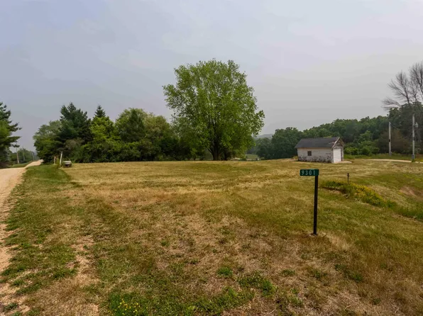 9301 Birch St, Bernard, IA 52032