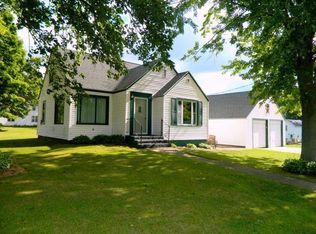 601 7th St, Albany, WI 53502