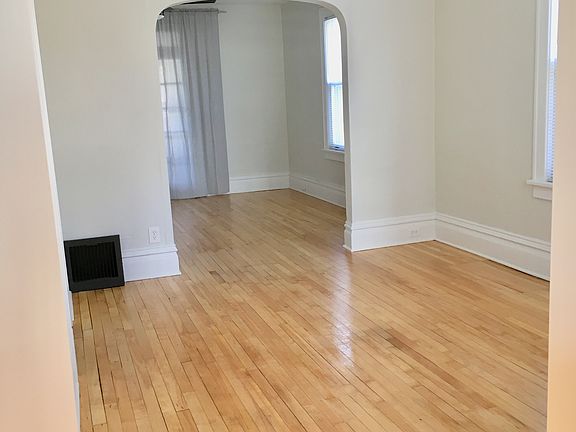 5th image of 1711 3rd Ave N #A