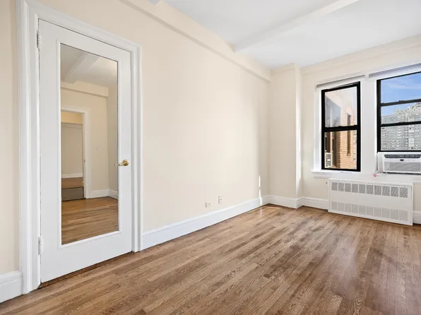 157 East 72nd Street image 8 of 17