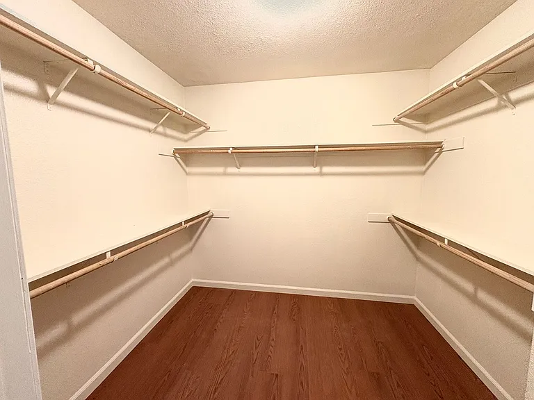 5454 Gold Creek Cir — Photo 23
