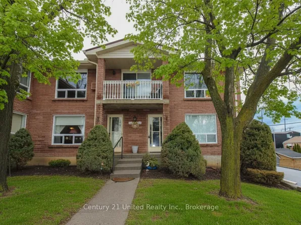 1110 Clonsilla Ave #204, Peterborough, ON K9J 5Y5