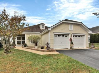 10 Bellflower Dr, Lakewood, NJ