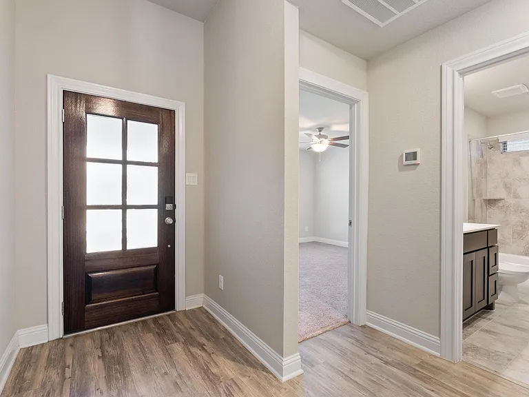 18716 Laurel Hills Dr — Photo 14