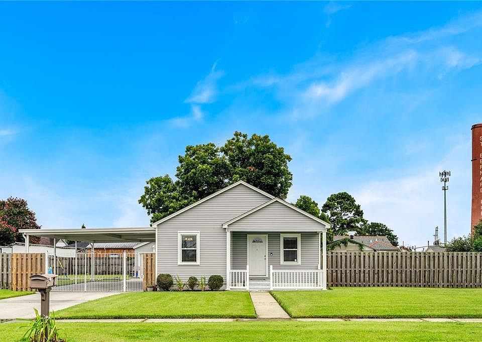1st image of 7 W Chalmette Cir