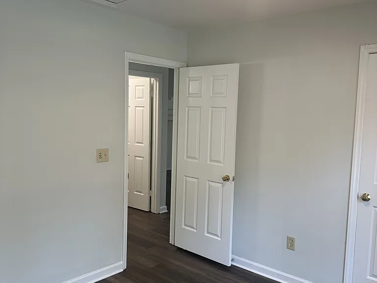 7528 Claymont Dr — Photo 17