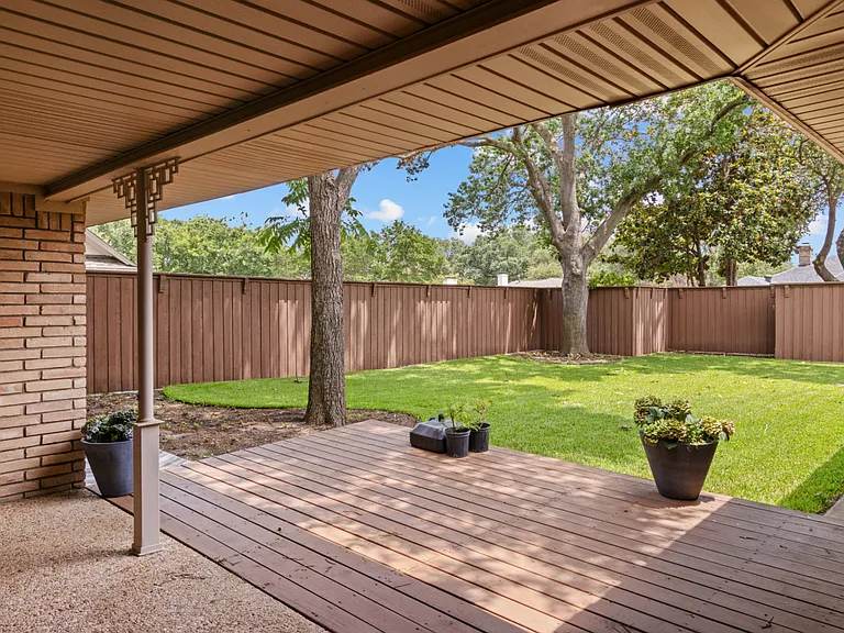 Covered patio!