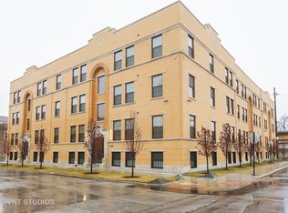 325 E 44th St #GE, Chicago, IL 60653