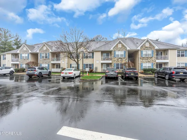 408 Wedgewood Circle, Belford, NJ 07718