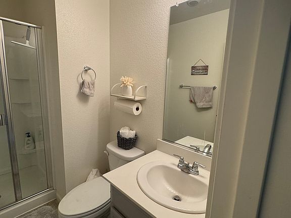 3rd image of 846 Clementine St