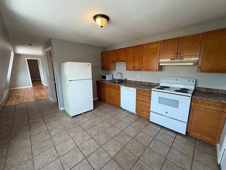 682 Beech St #5 — Photo 4
