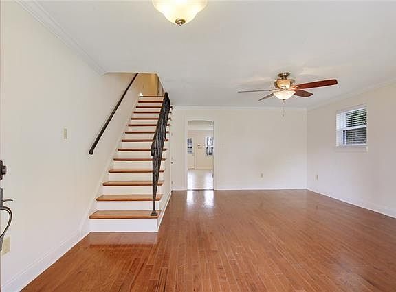 4th image of 348 Robert St #348