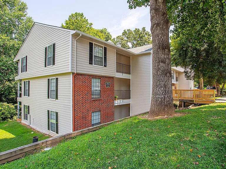 Perks and Amenities at Autumn Ridge Apartments in Raleigh, North Carolina
